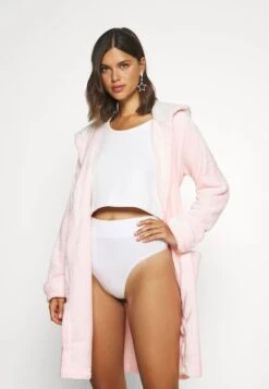 Anna Field -Anna Field 378aa9f48c3448a4ab59ec4f1cdcb711