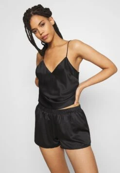 Anna Field SIMPLE SATIN SHORT SET - Nachtwäsche Set - Black 9 Anna Field SIMPLE SATIN SHORT SET - Nachtwäsche Set - Black -Anna Field bf9abd9ea6a24dcb9383c9f8cd7f5605